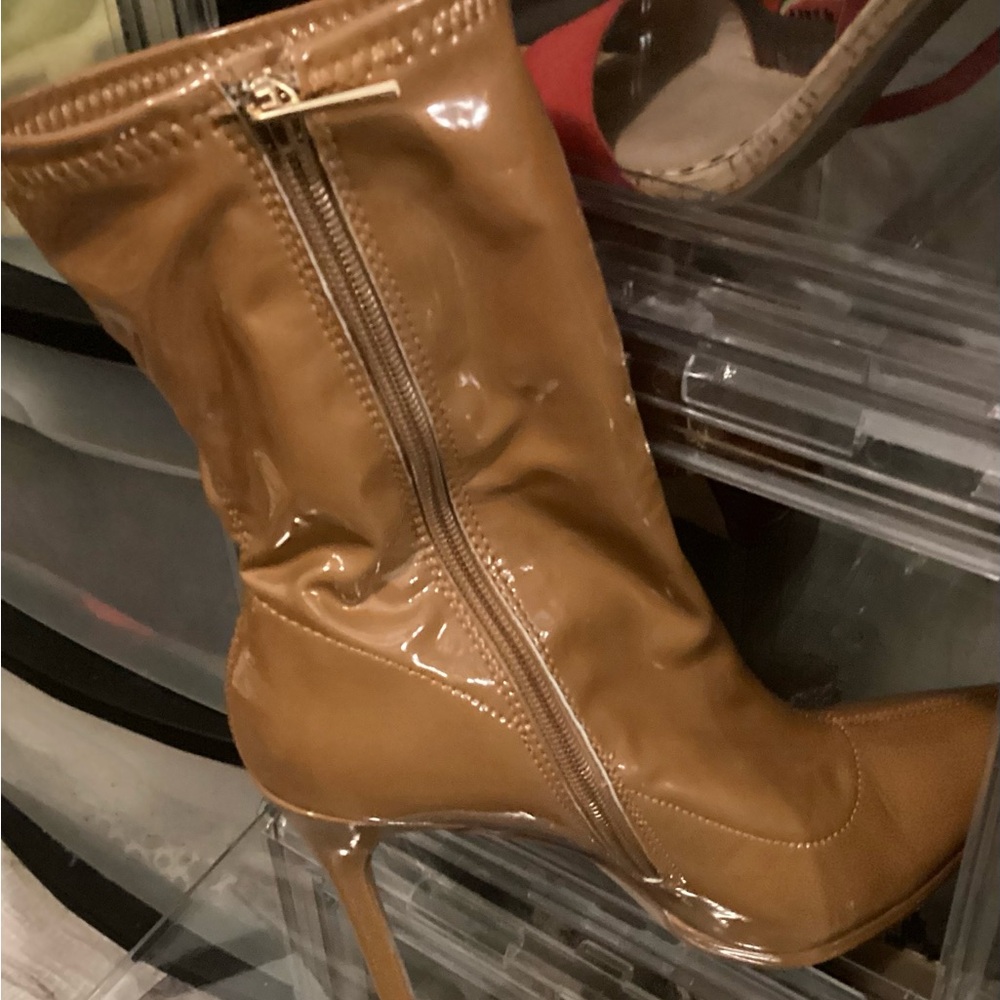 Shoe Dazzle Glossy Tan Heeled Boots